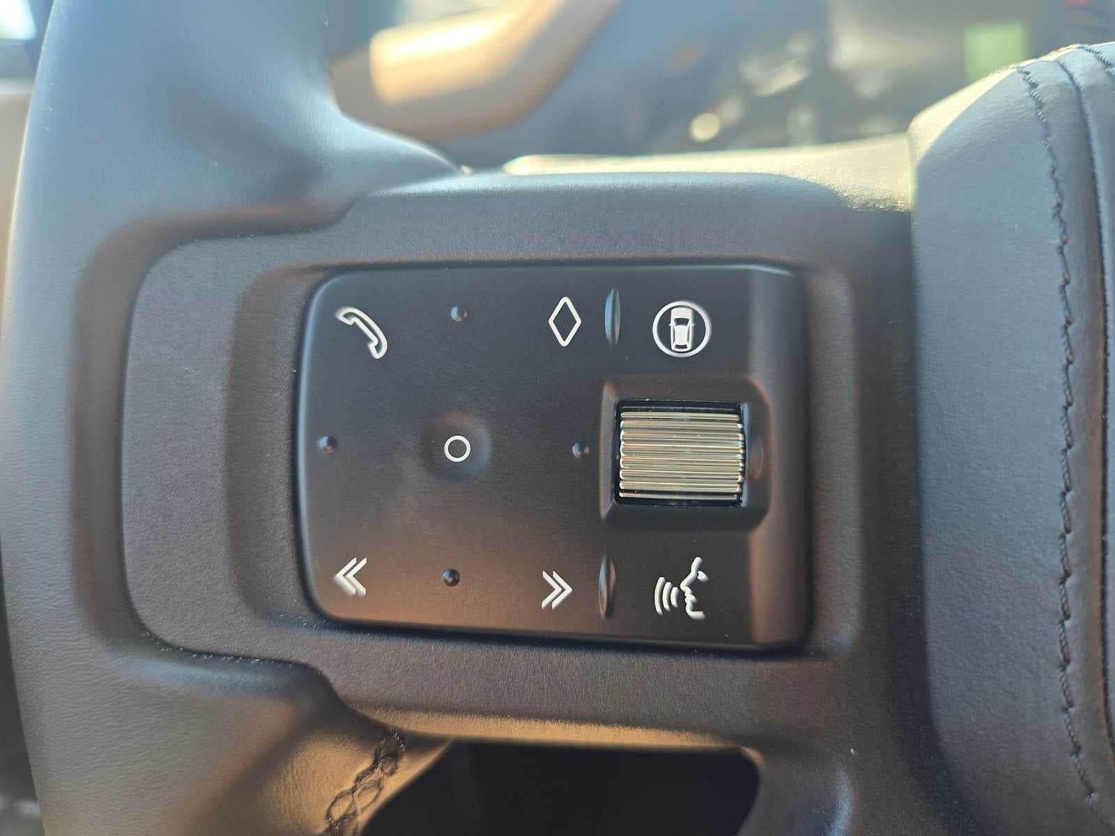 2026 Land Rover Defender V8 110 P525