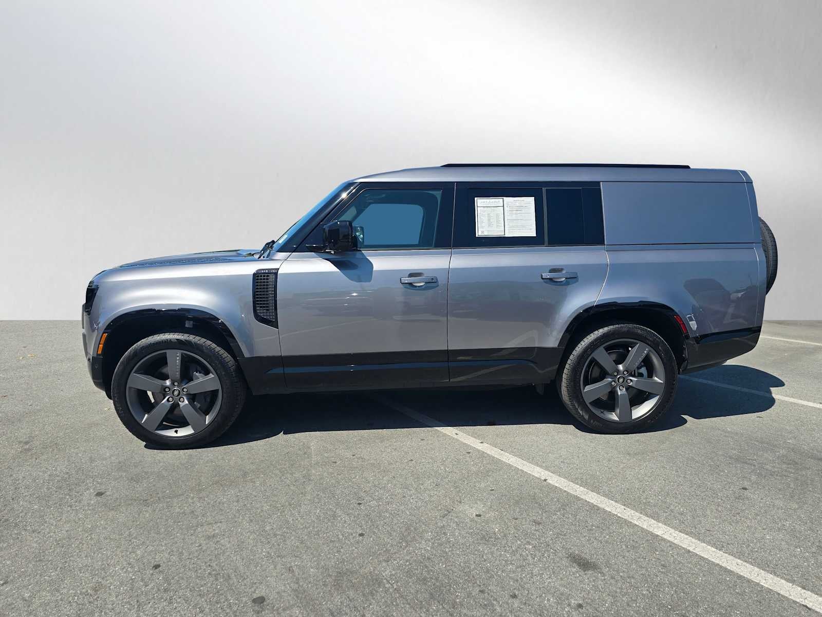 2024 Land Rover Defender Outbound 130 P400