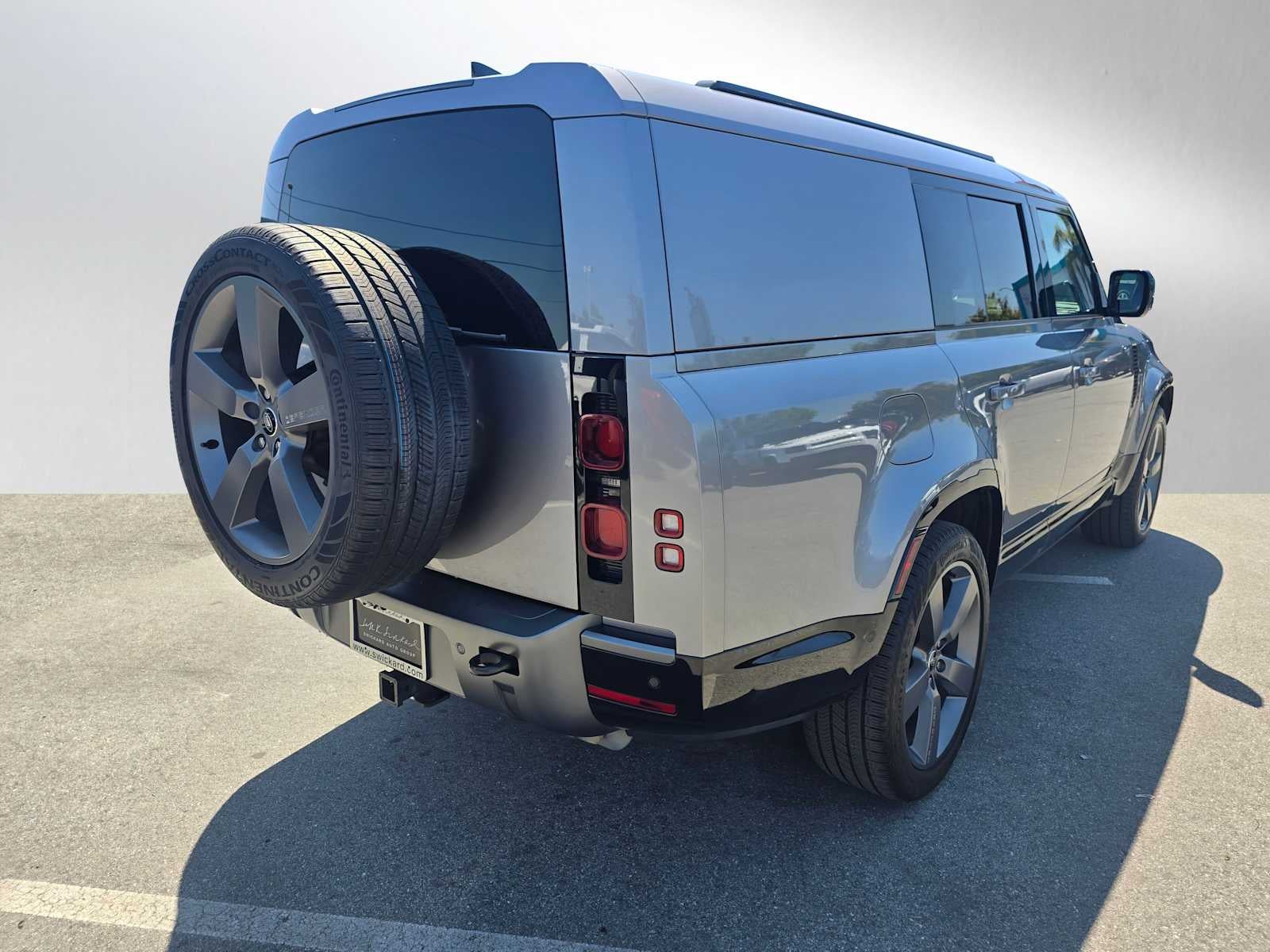 2024 Land Rover Defender Outbound 130 P400