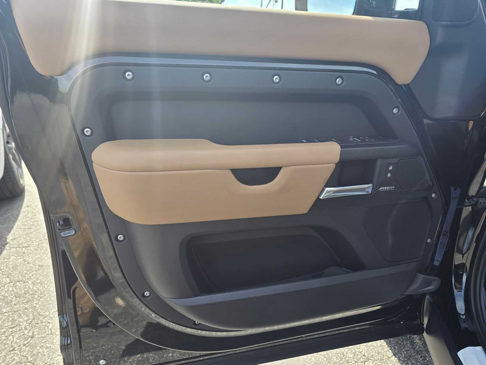 2025 Land Rover Defender X 130 P400