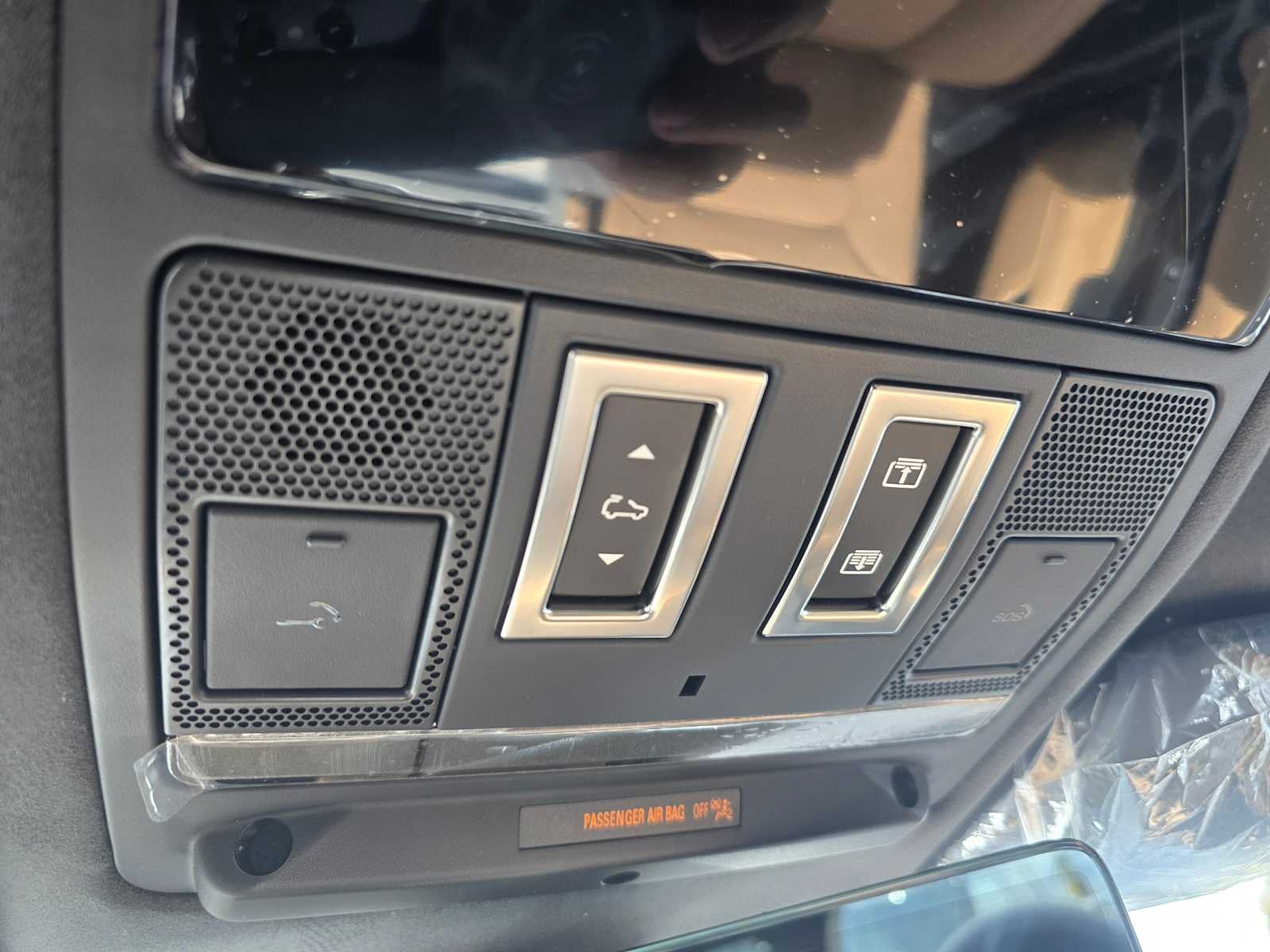2025 Land Rover Defender X 130 P400