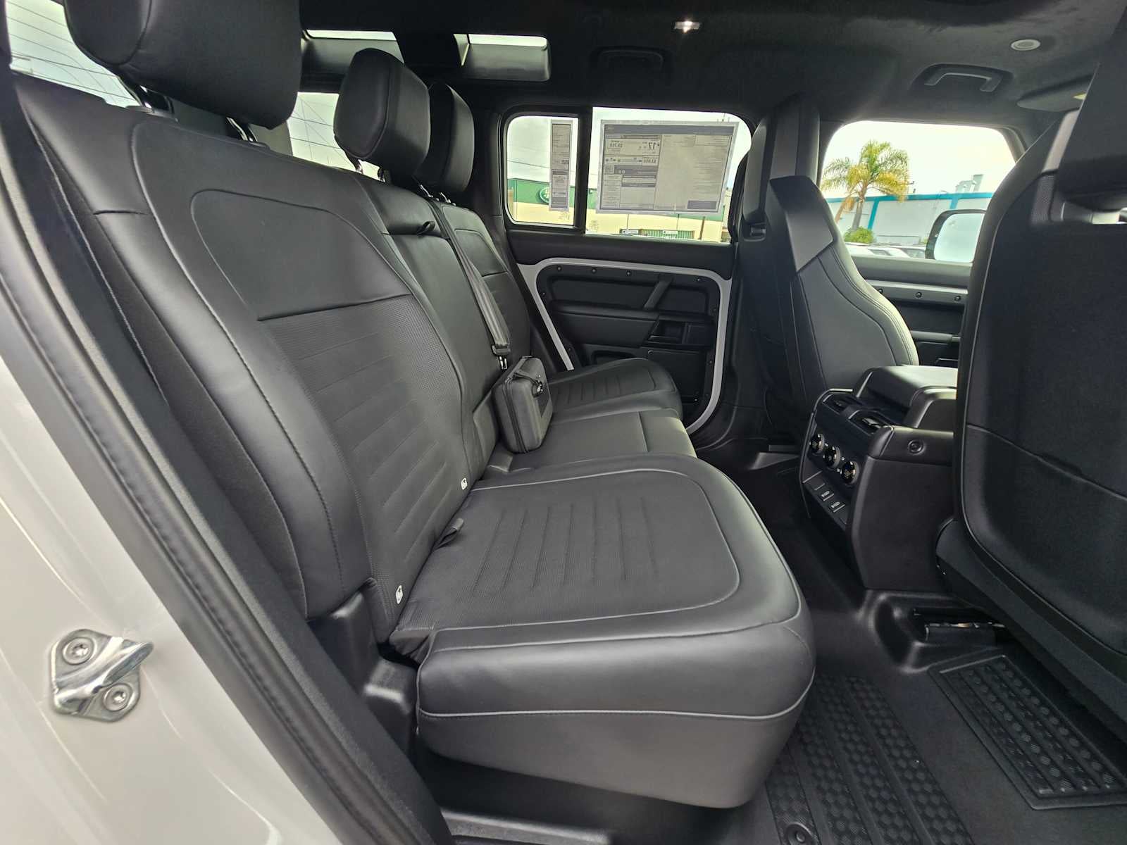 2026 Land Rover Defender OCTA 110 P635