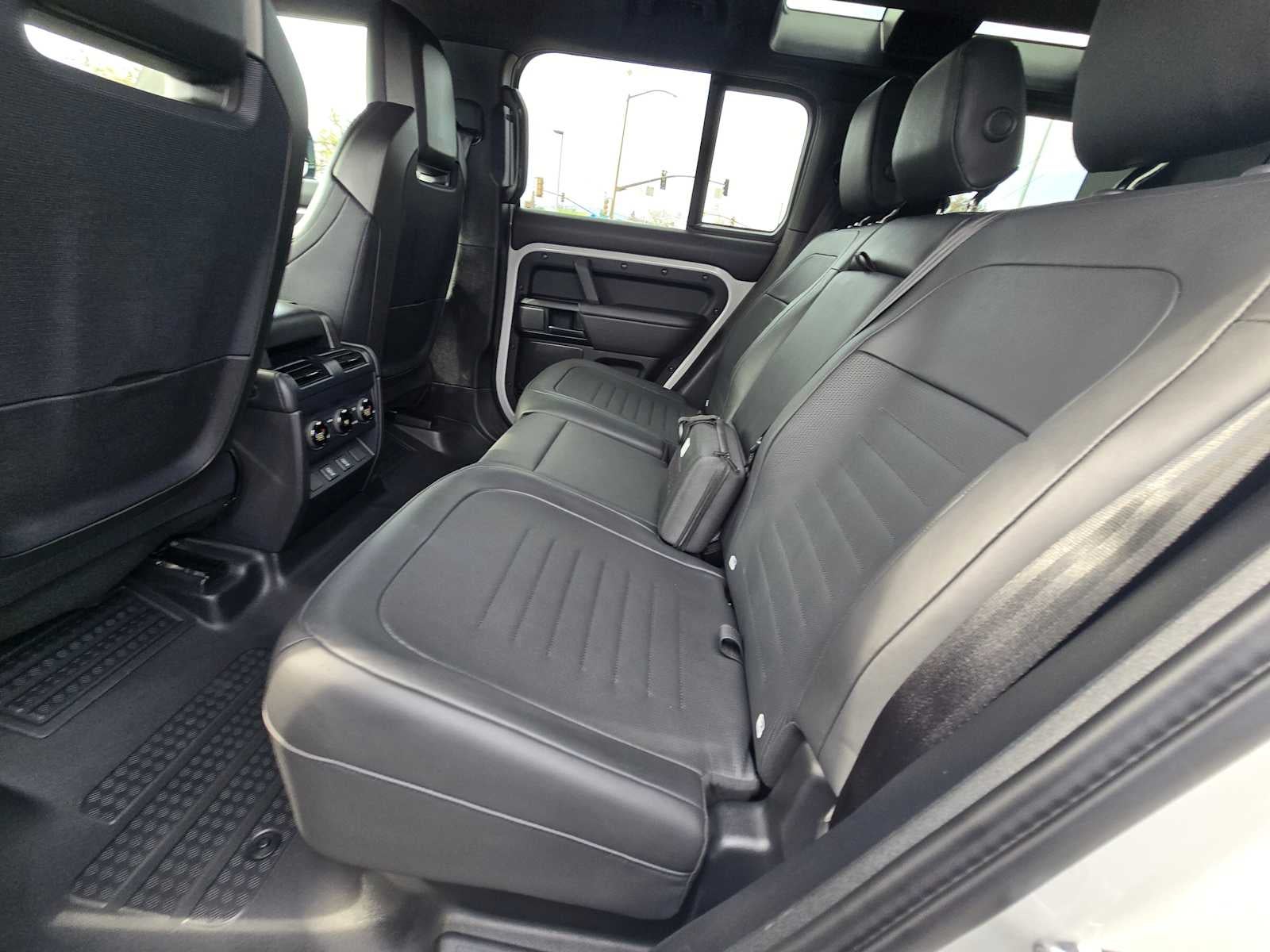 2026 Land Rover Defender OCTA 110 P635