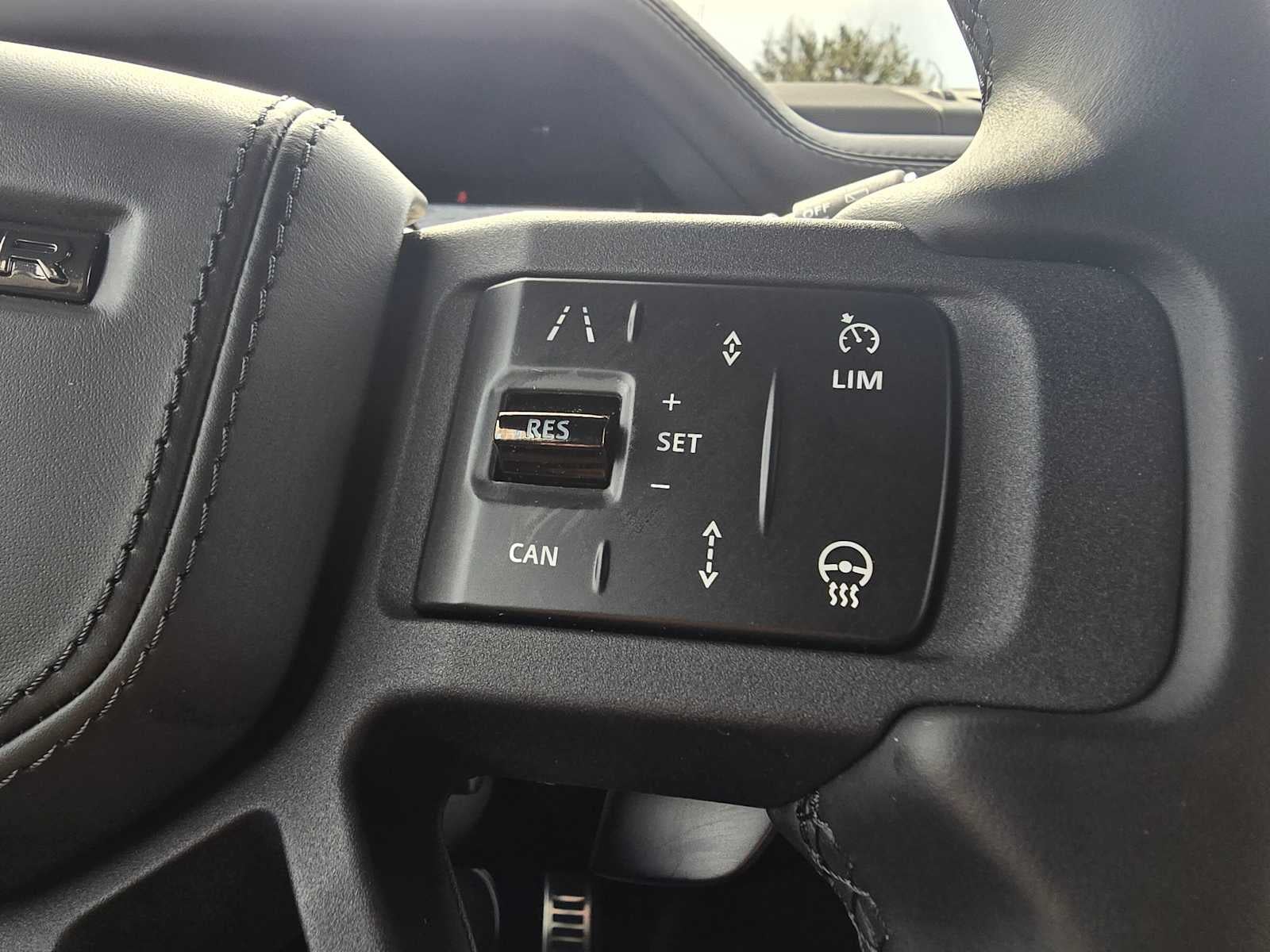 2026 Land Rover Defender OCTA 110 P635