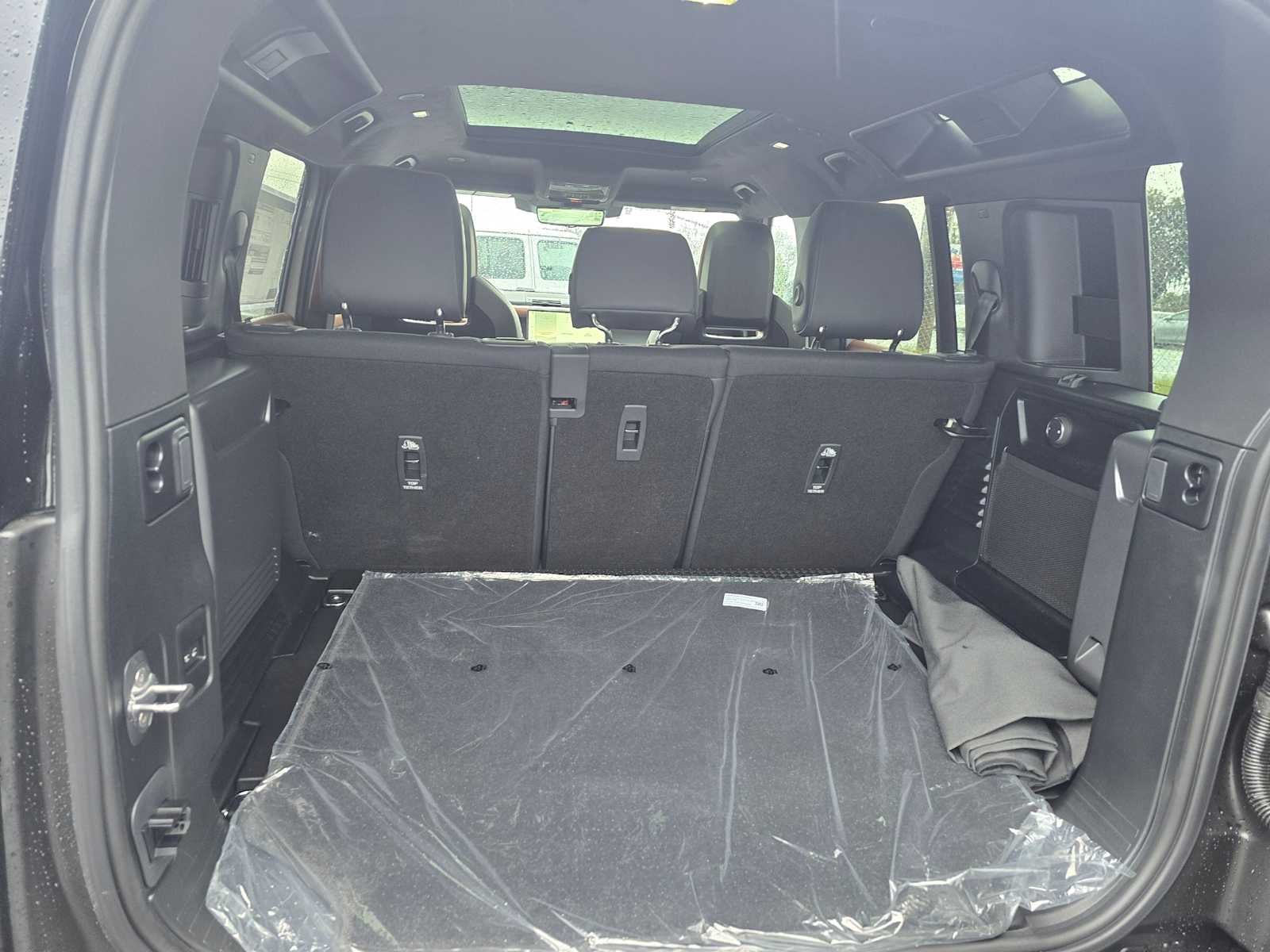 2026 Land Rover Defender OCTA 110 P635