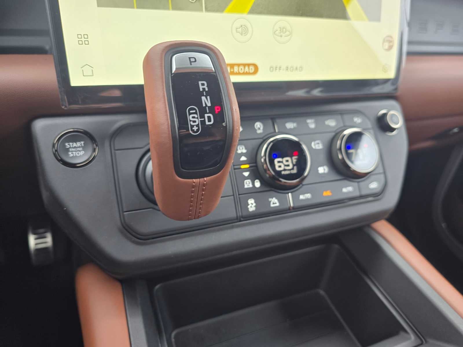 2026 Land Rover Defender OCTA 110 P635
