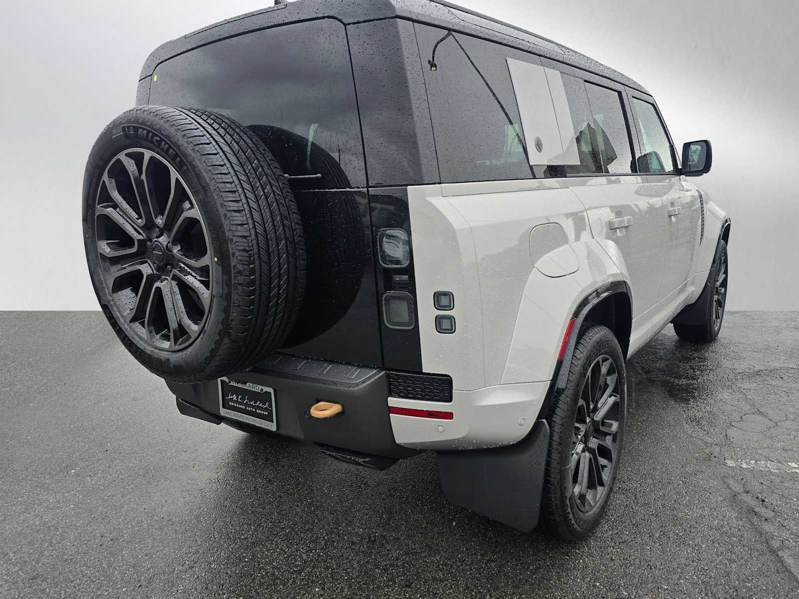 2026 Land Rover Defender OCTA 110 P635