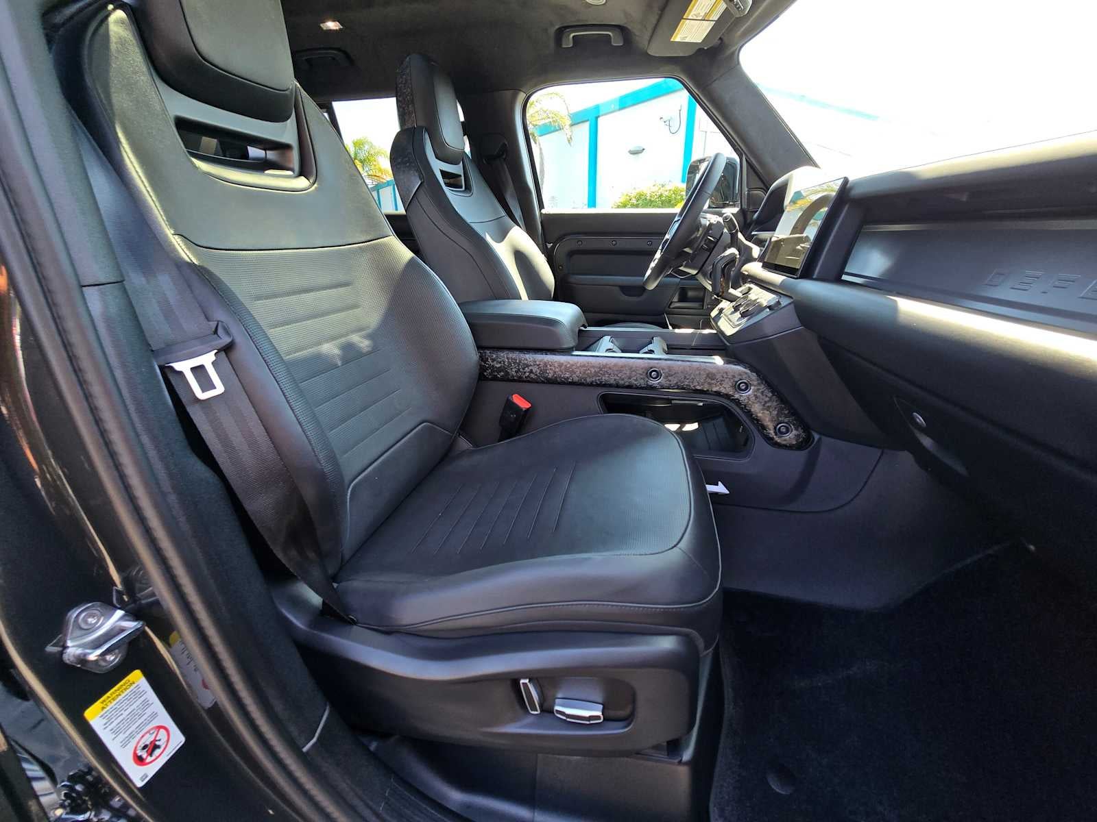 2025 Land Rover Defender OCTA Edition One 110 P635