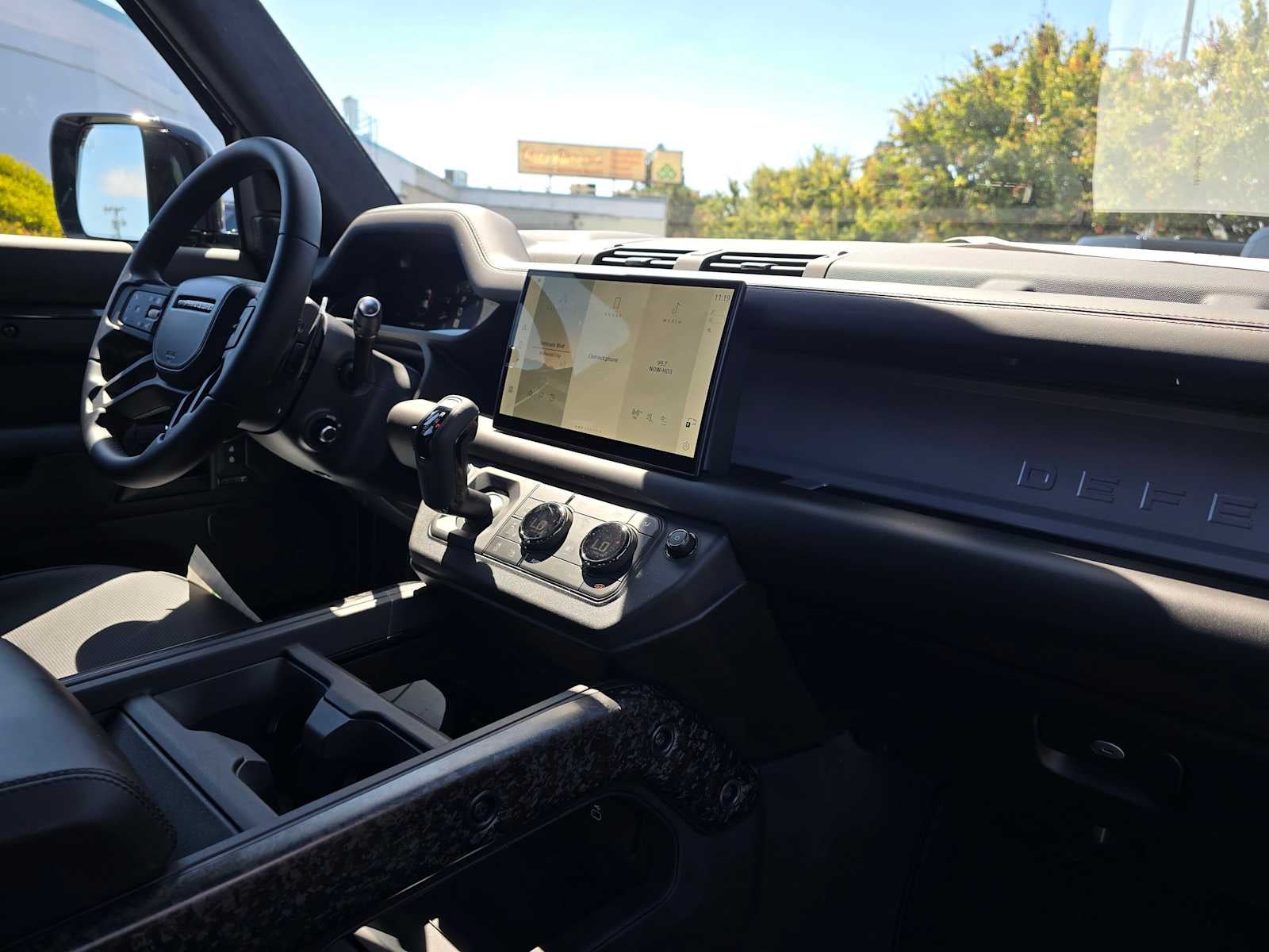 2025 Land Rover Defender OCTA Edition One 110 P635