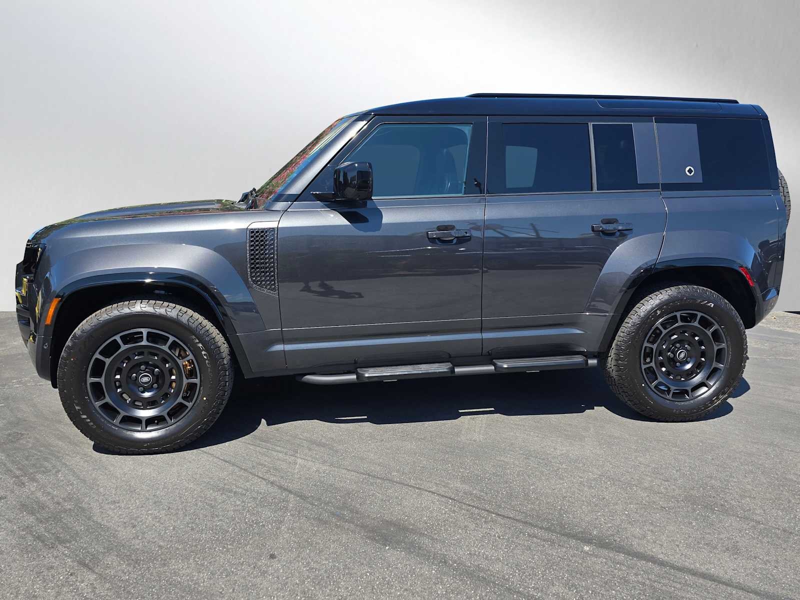 2025 Land Rover Defender OCTA Edition One 110 P635