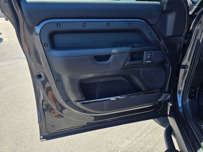 2025 Land Rover Defender OCTA Edition One 110 P635