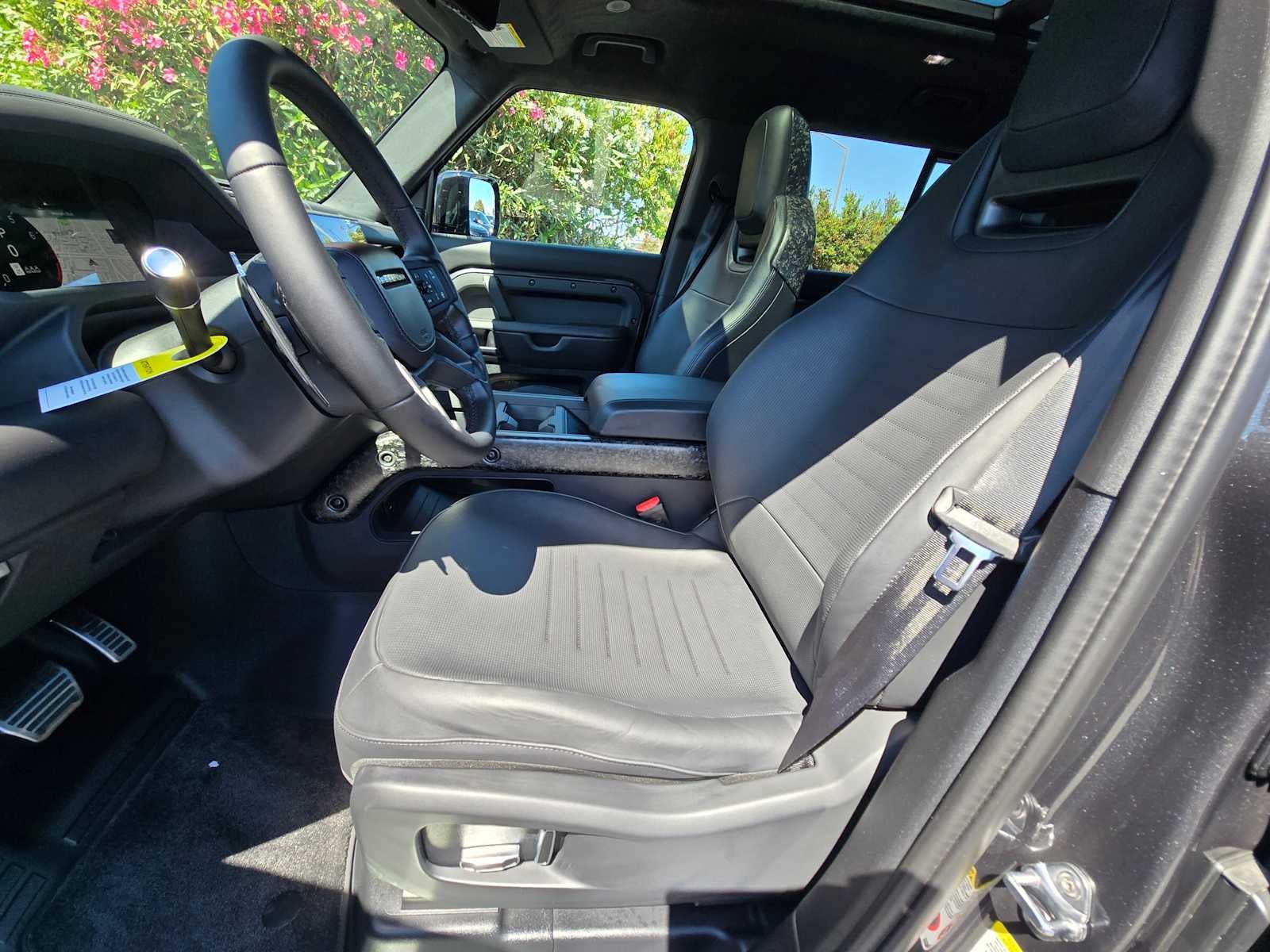 2025 Land Rover Defender OCTA Edition One 110 P635