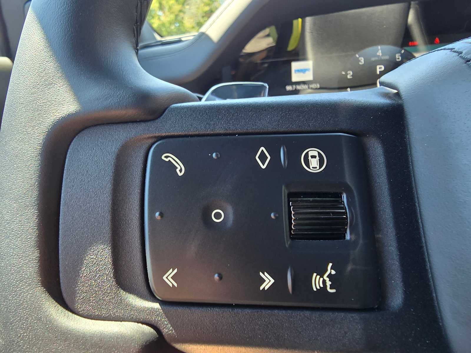 2025 Land Rover Defender OCTA Edition One 110 P635