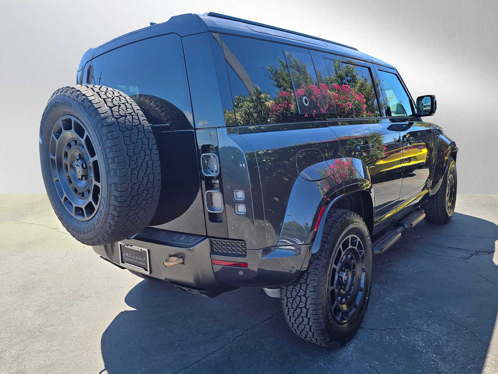 2025 Land Rover Defender OCTA Edition One 110 P635