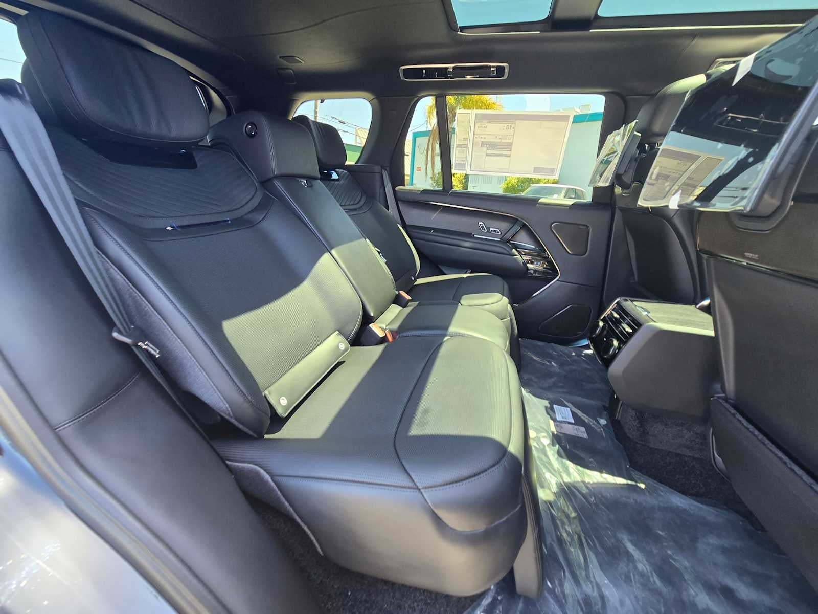 2026 Land Rover Range Rover SV Black