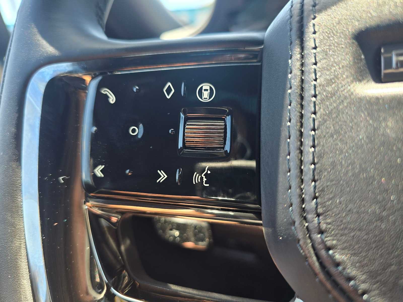 2026 Land Rover Range Rover SV Black