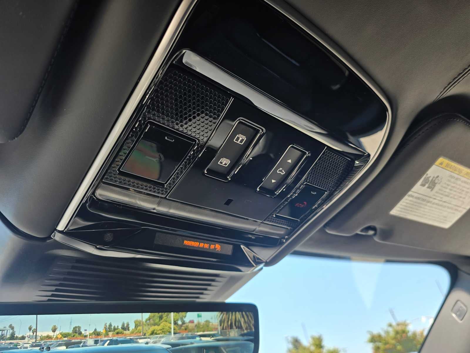 2026 Land Rover Range Rover SV Black