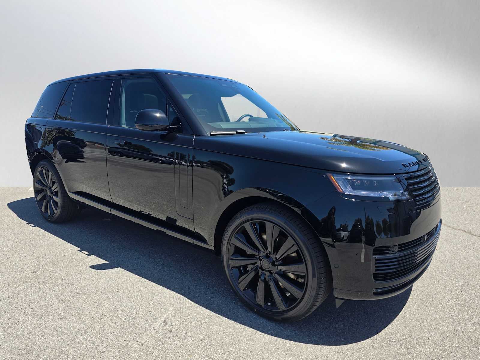 2026 Land Rover Range Rover SV Black