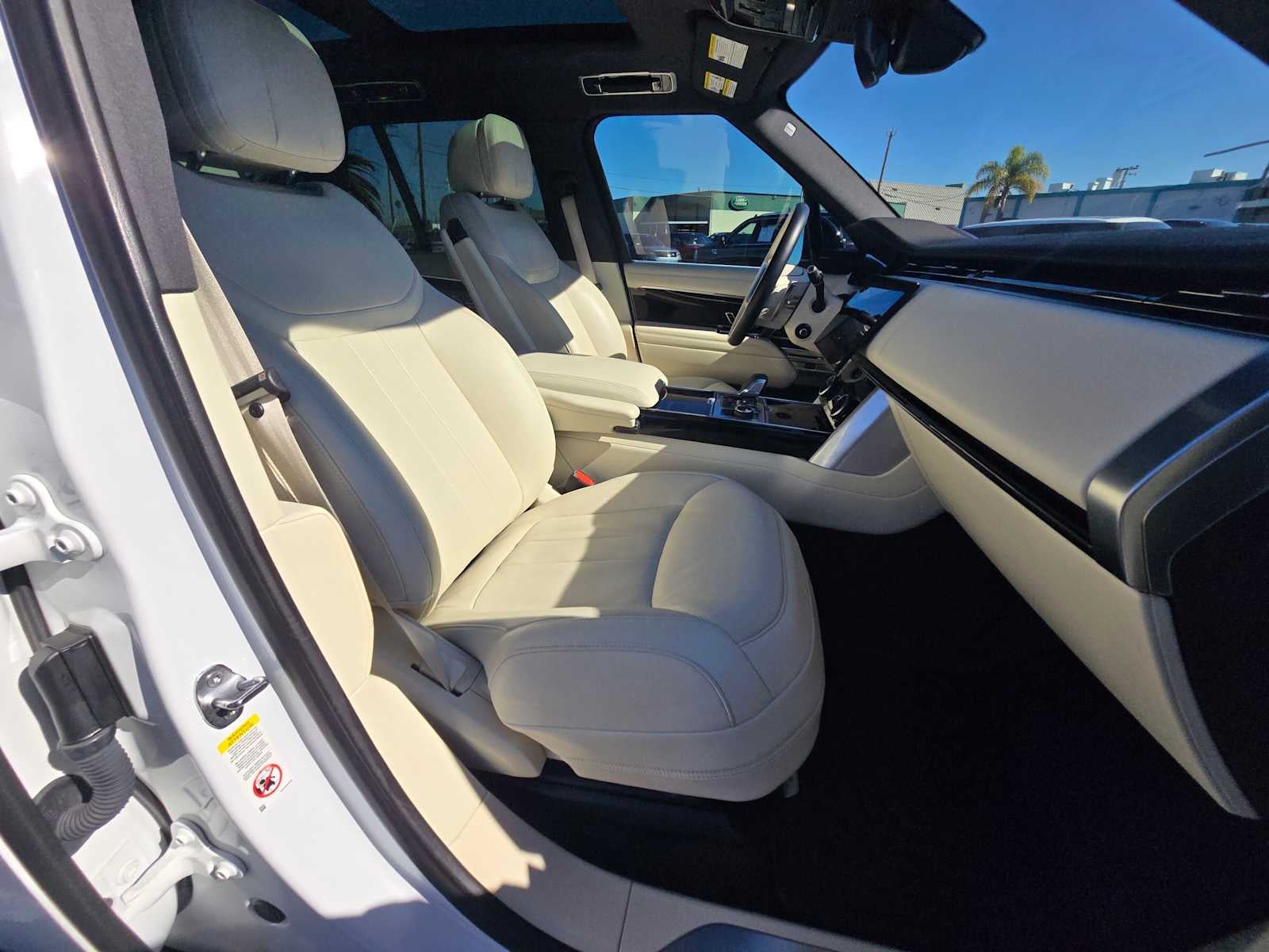 2023 Land Rover Range Rover SE