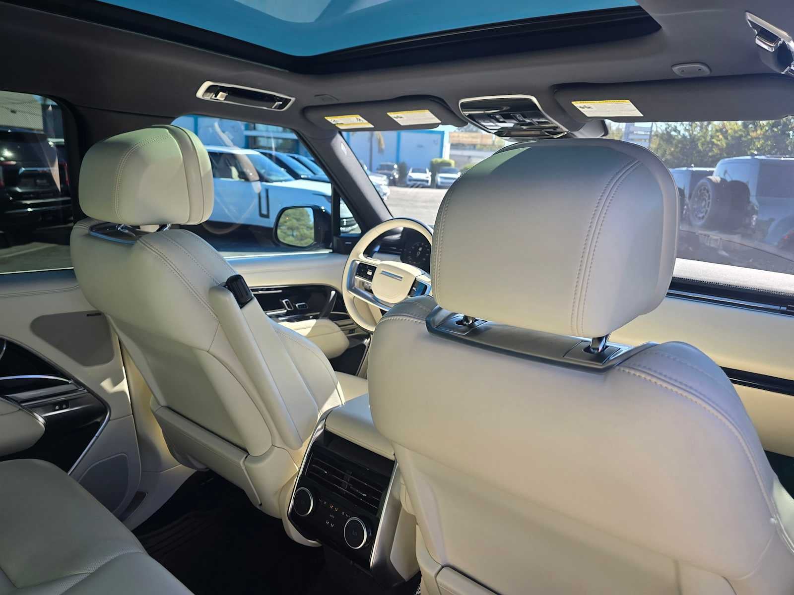 2023 Land Rover Range Rover SE