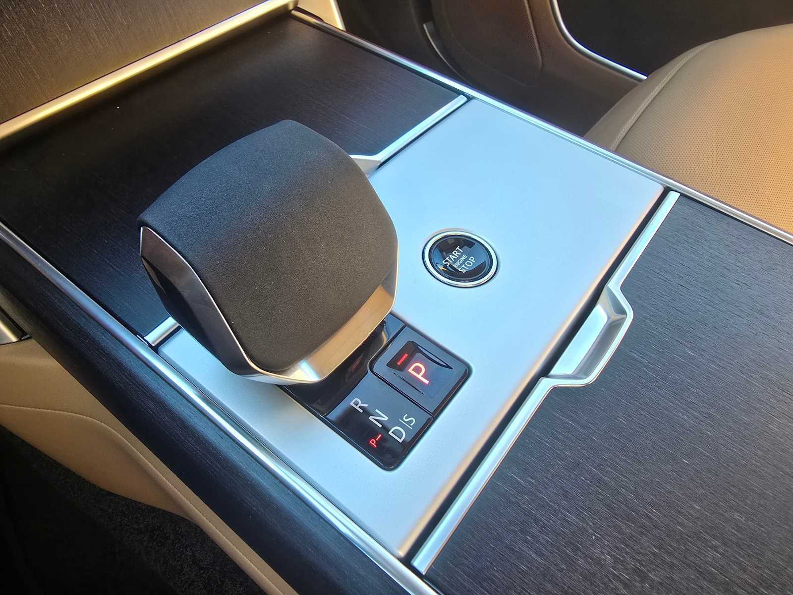 2026 Land Rover Range Rover SE