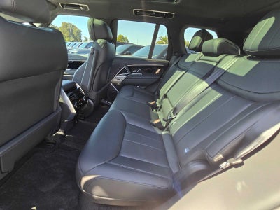 2025 Land Rover Range Rover SE
