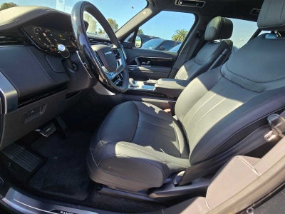 2025 Land Rover Range Rover SE