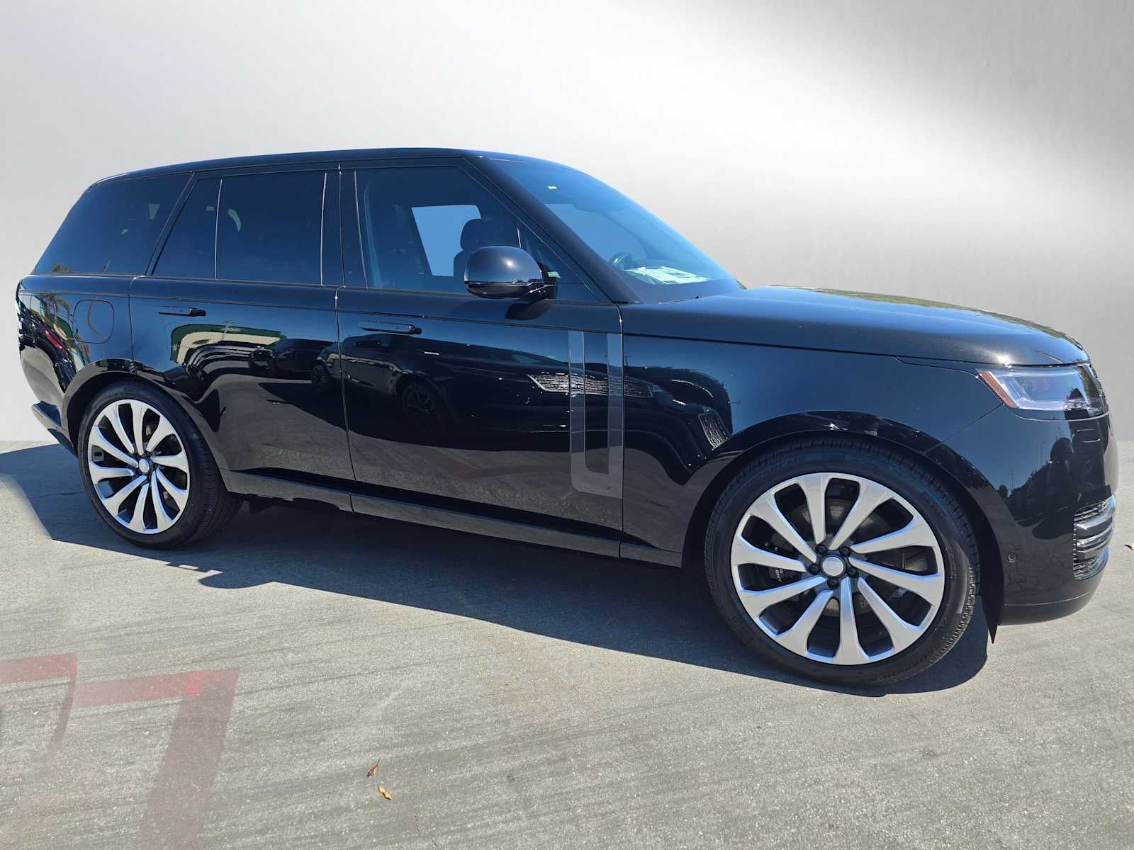2025 Land Rover Range Rover SE