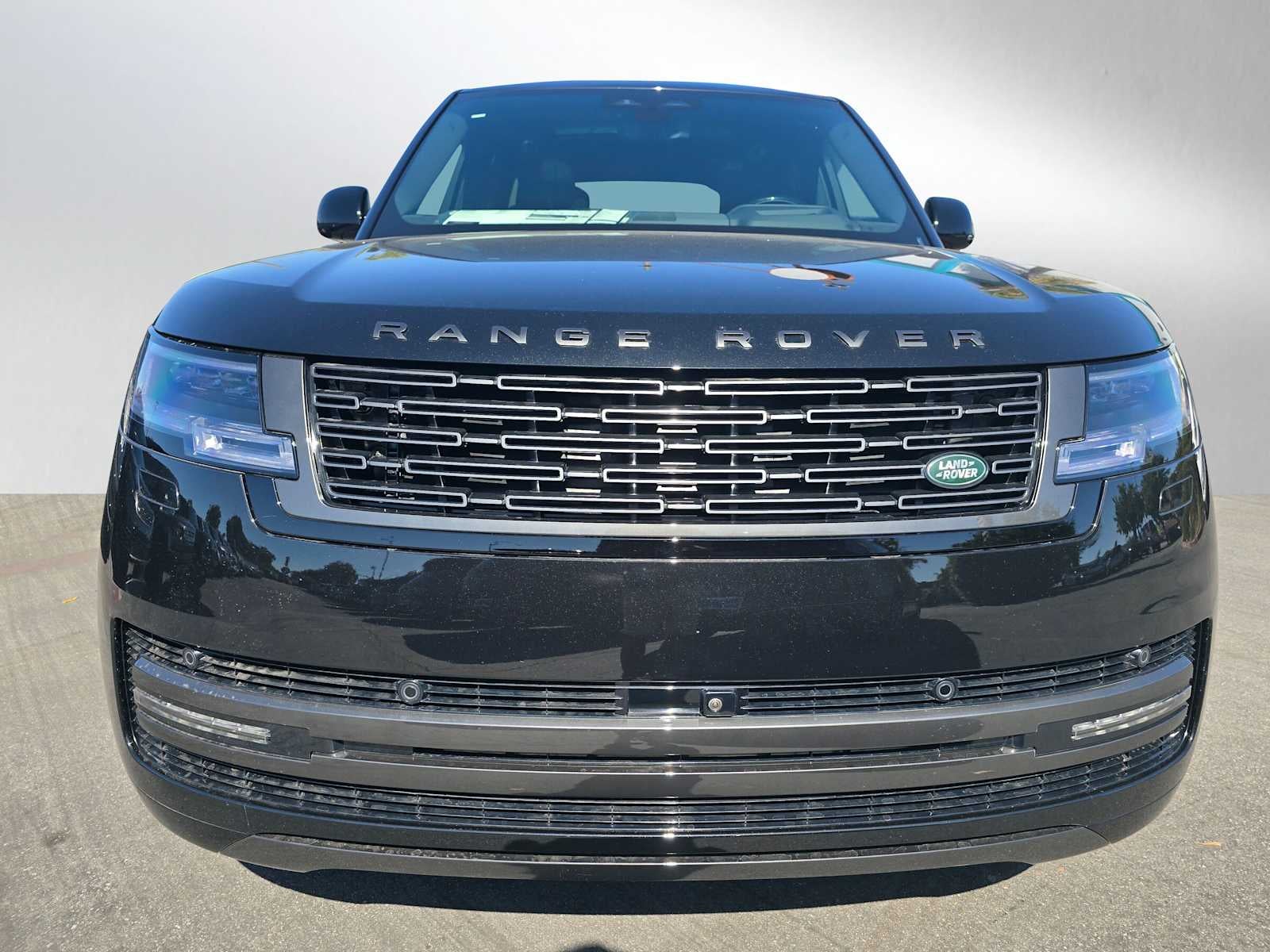 2025 Land Rover Range Rover SE