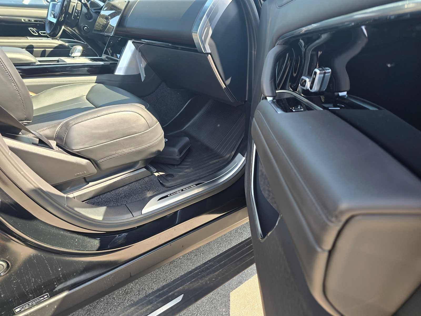 2025 Land Rover Range Rover SE