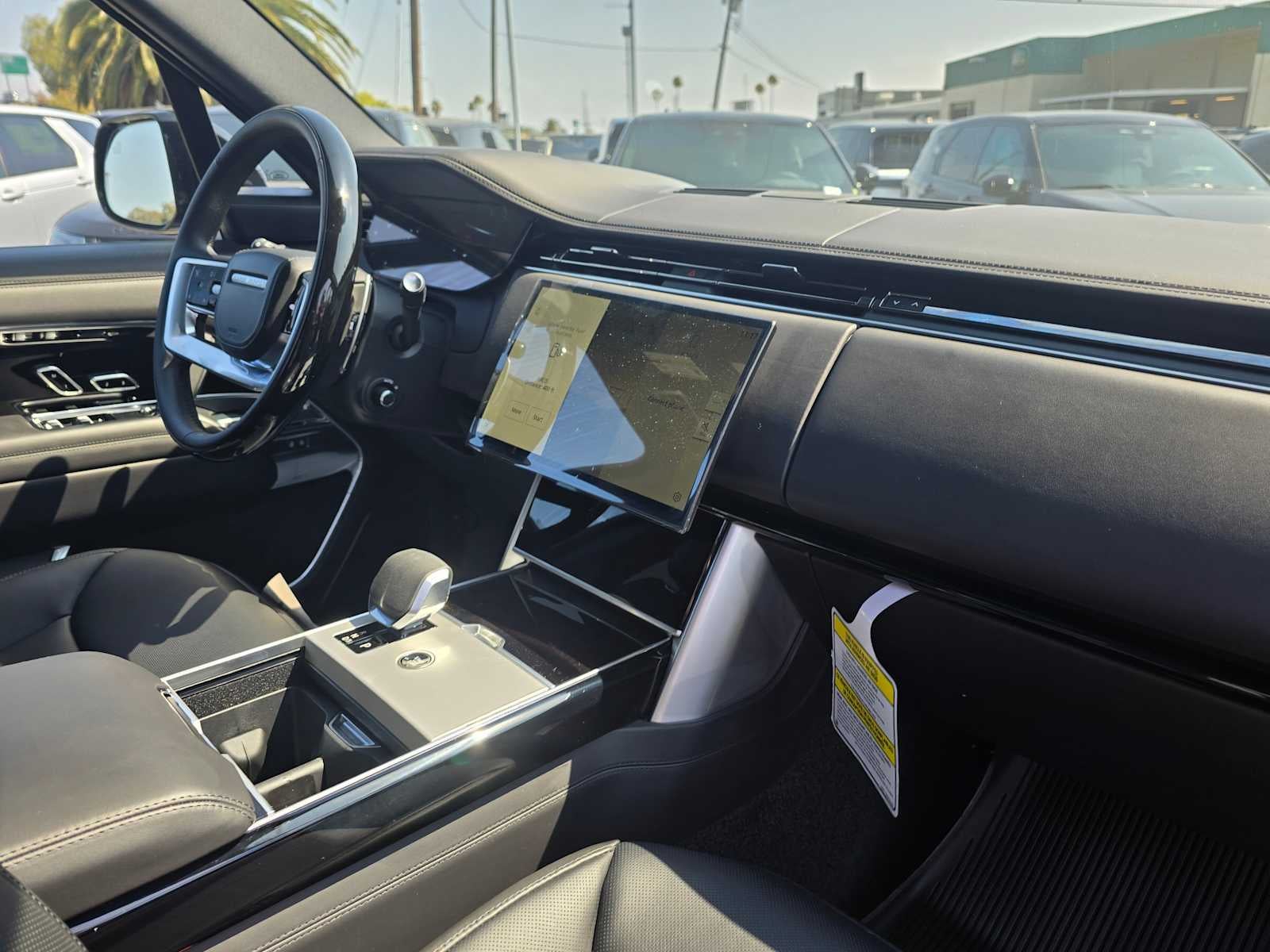 2025 Land Rover Range Rover SE