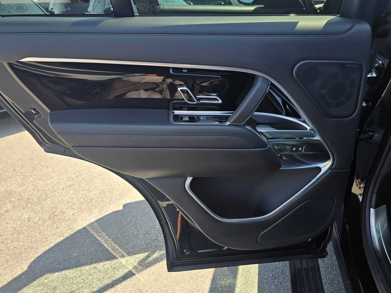 2025 Land Rover Range Rover SE