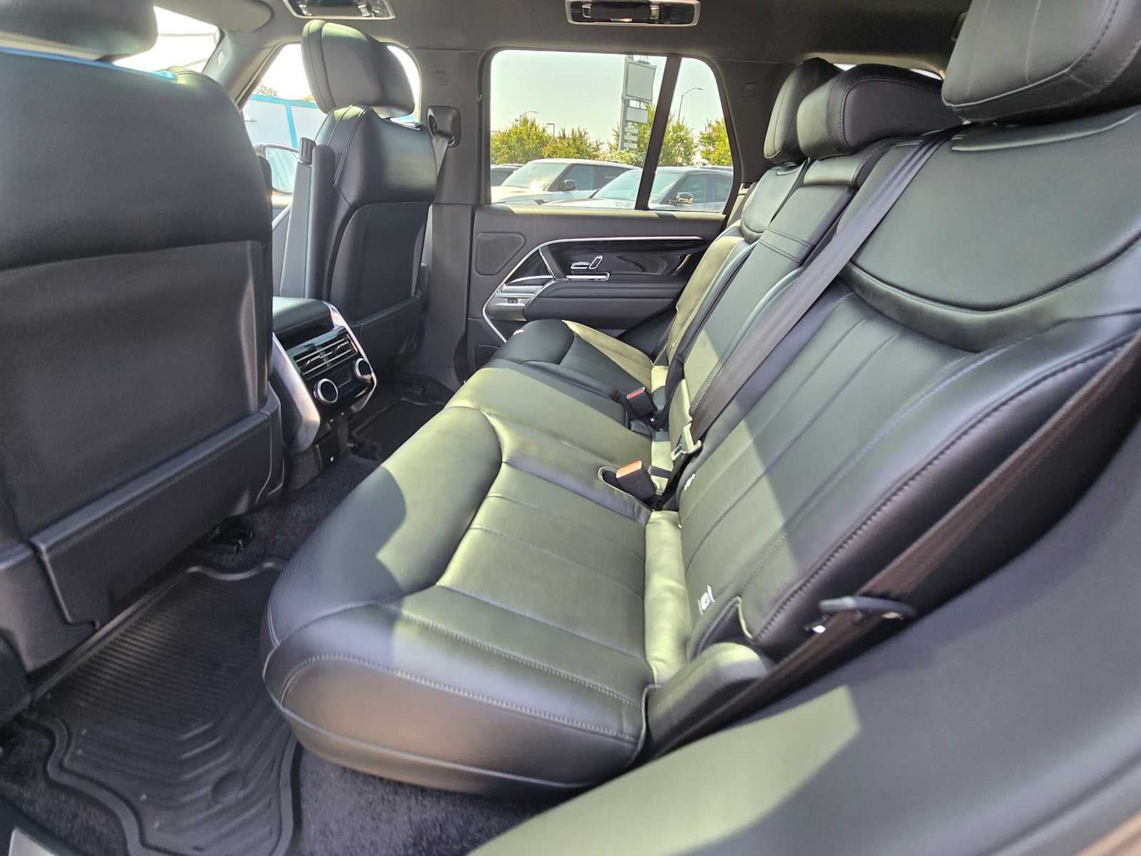 2025 Land Rover Range Rover SE