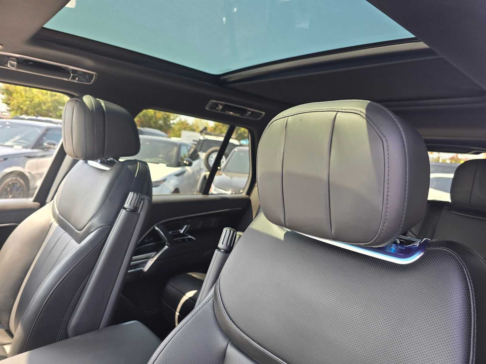 2025 Land Rover Range Rover SE