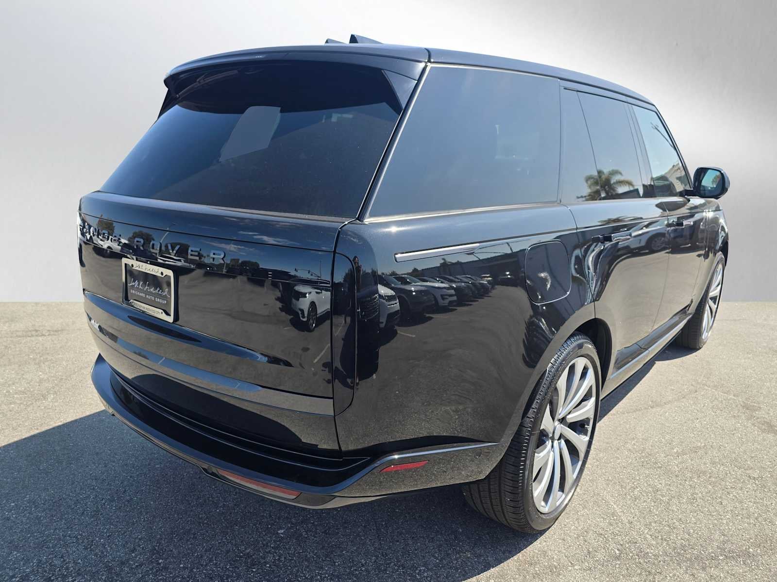 2025 Land Rover Range Rover SE