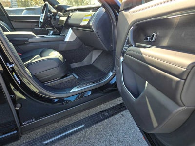 2025 Land Rover Range Rover SE