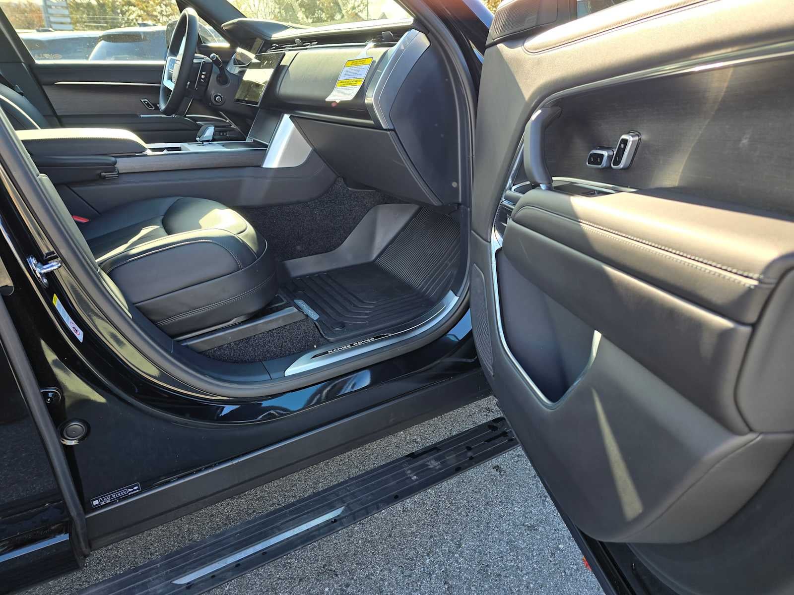 2025 Land Rover Range Rover SE