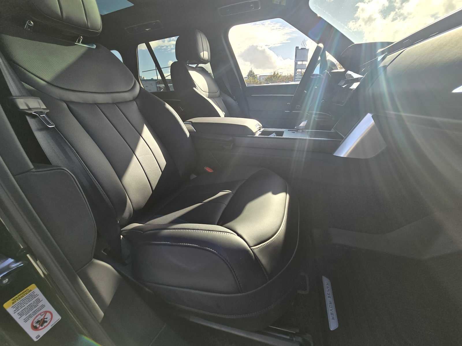 2025 Land Rover Range Rover SE