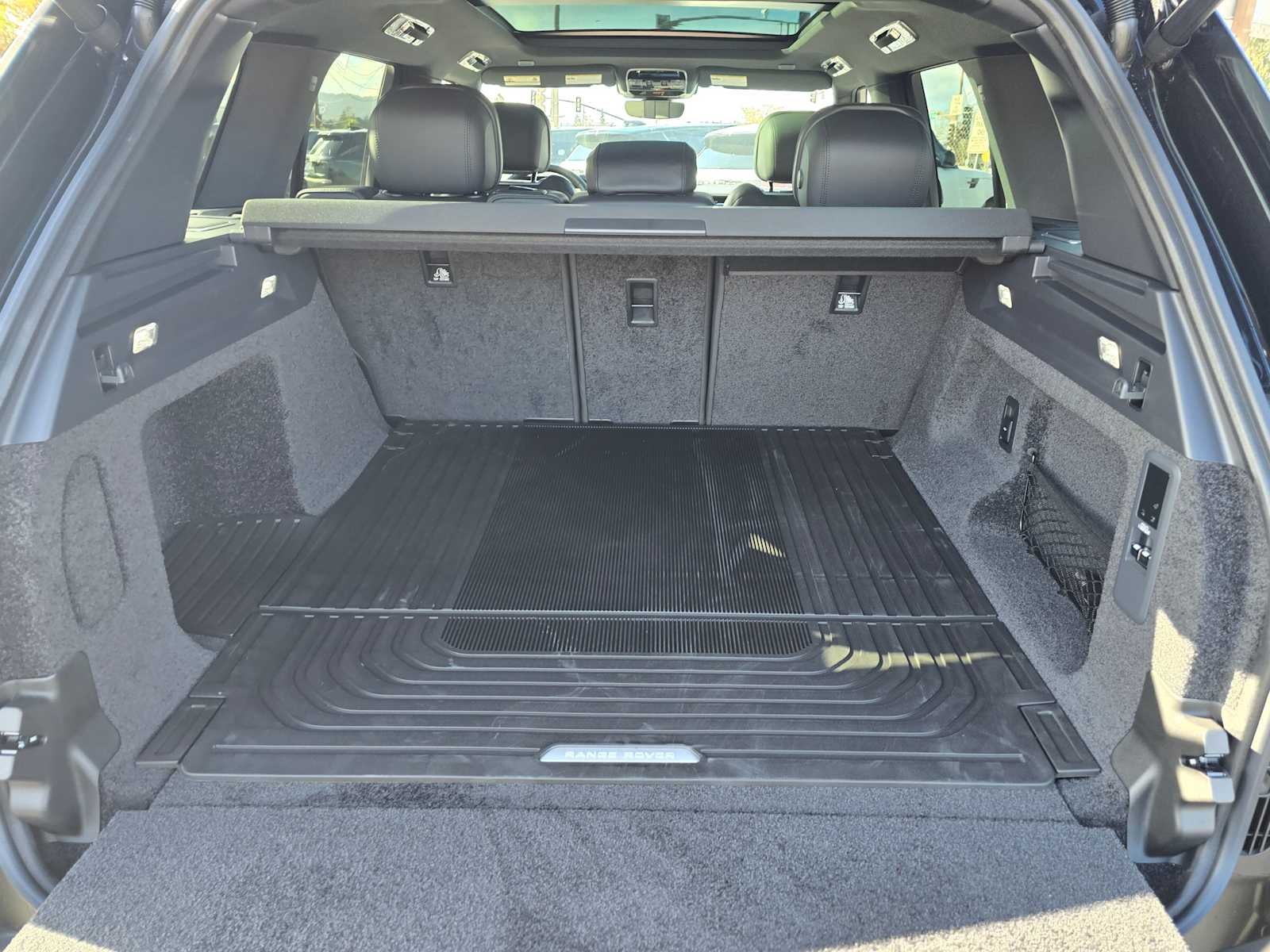 2025 Land Rover Range Rover SE