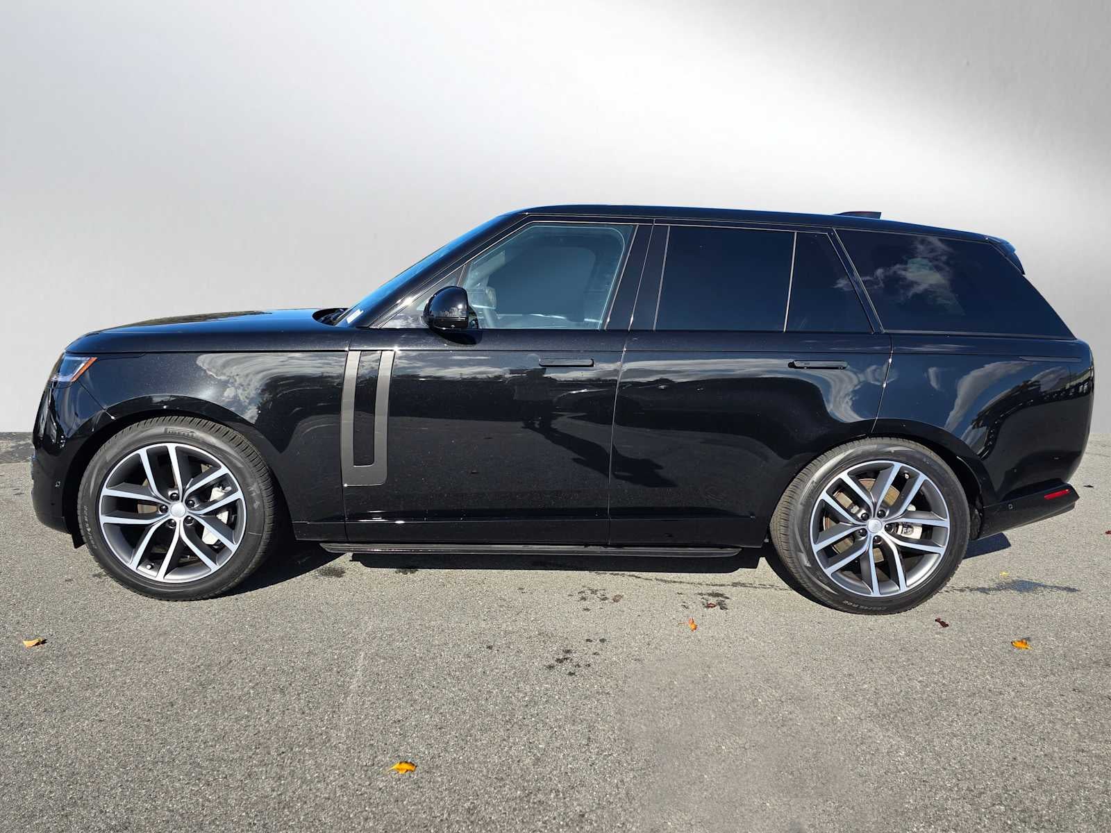 2025 Land Rover Range Rover SE