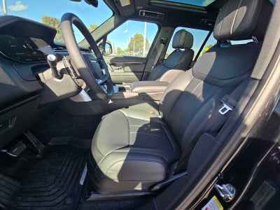 2025 Land Rover Range Rover SE