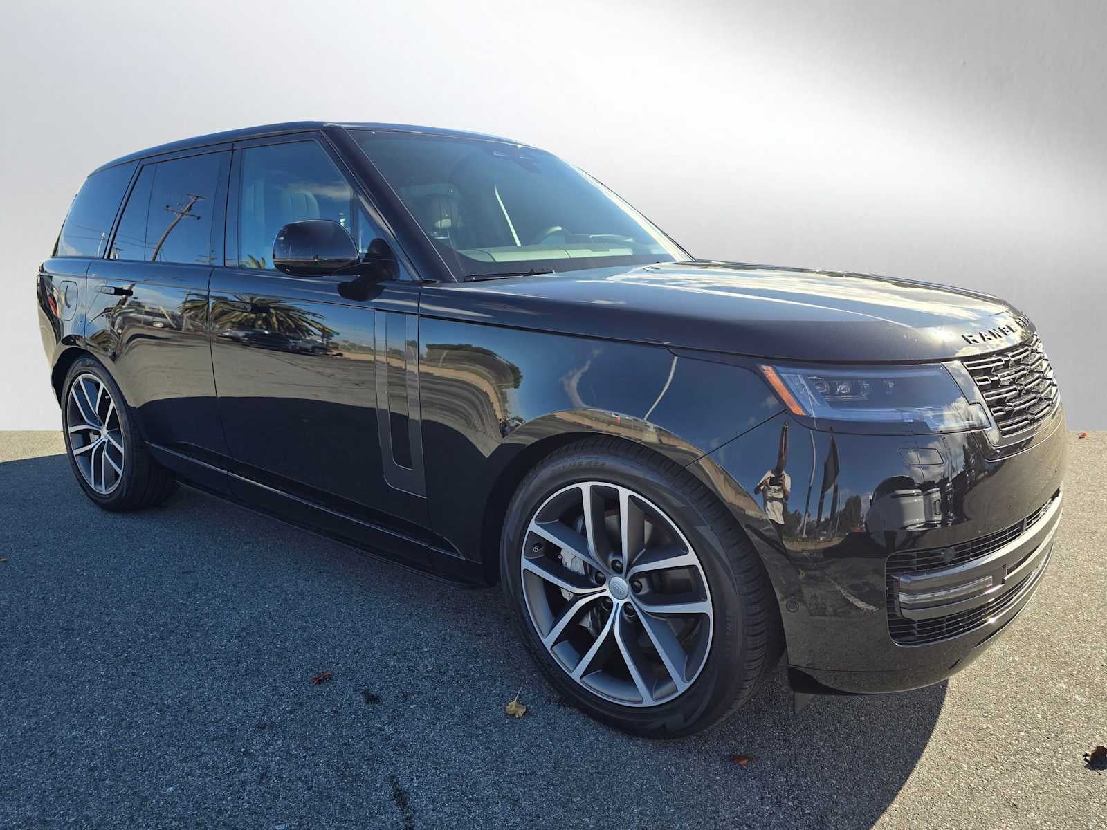 2025 Land Rover Range Rover SE