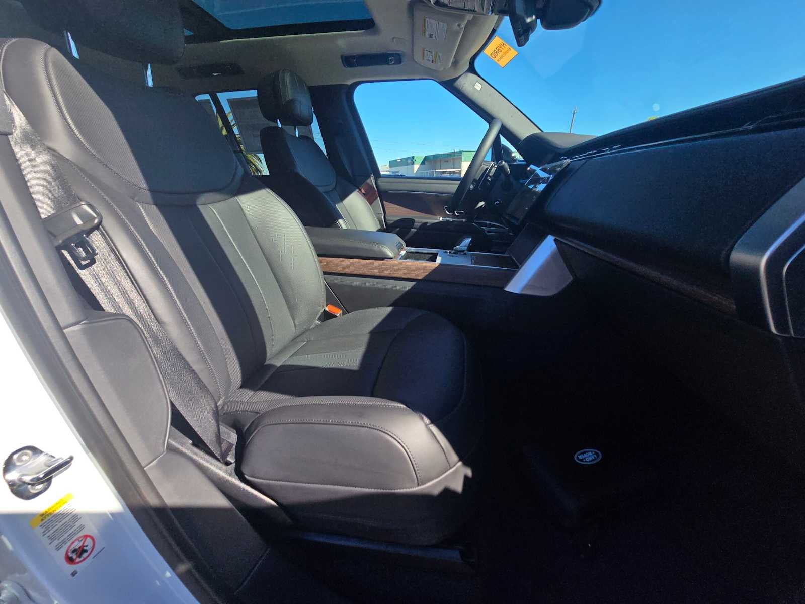 2025 Land Rover Range Rover SE