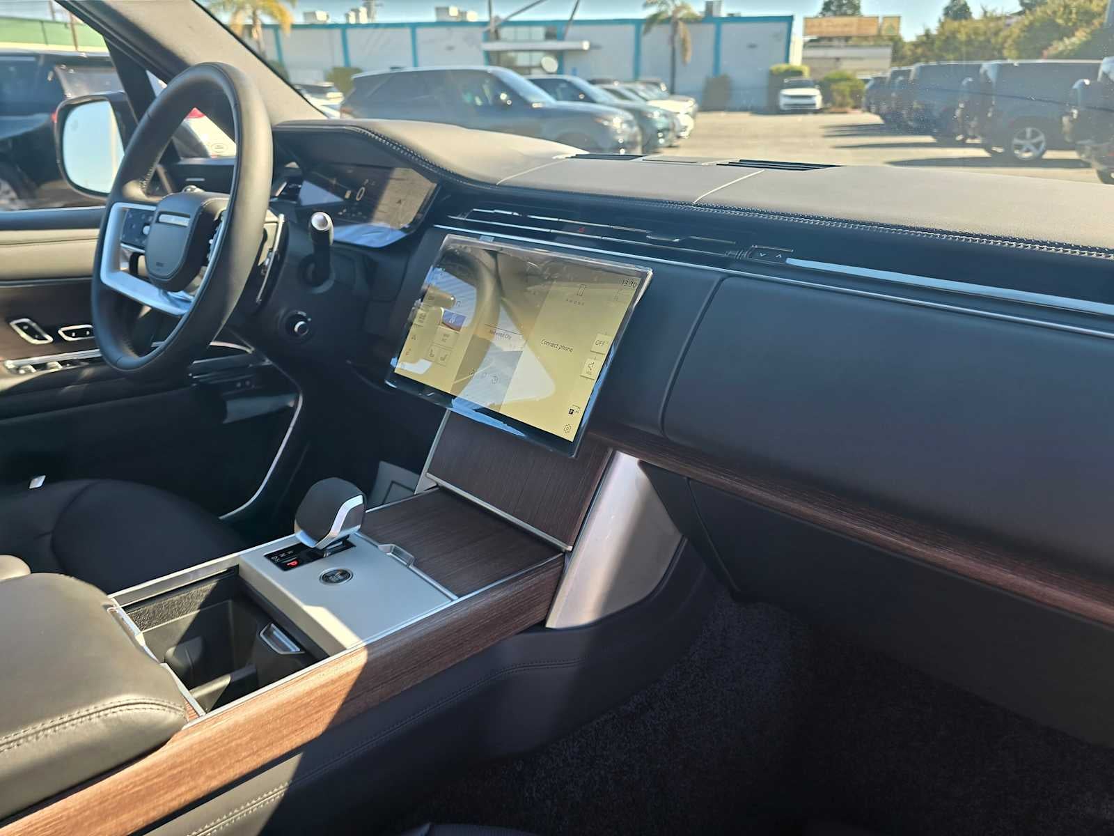 2025 Land Rover Range Rover SE