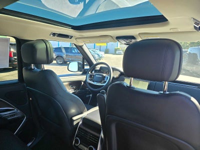 2025 Land Rover Range Rover SE