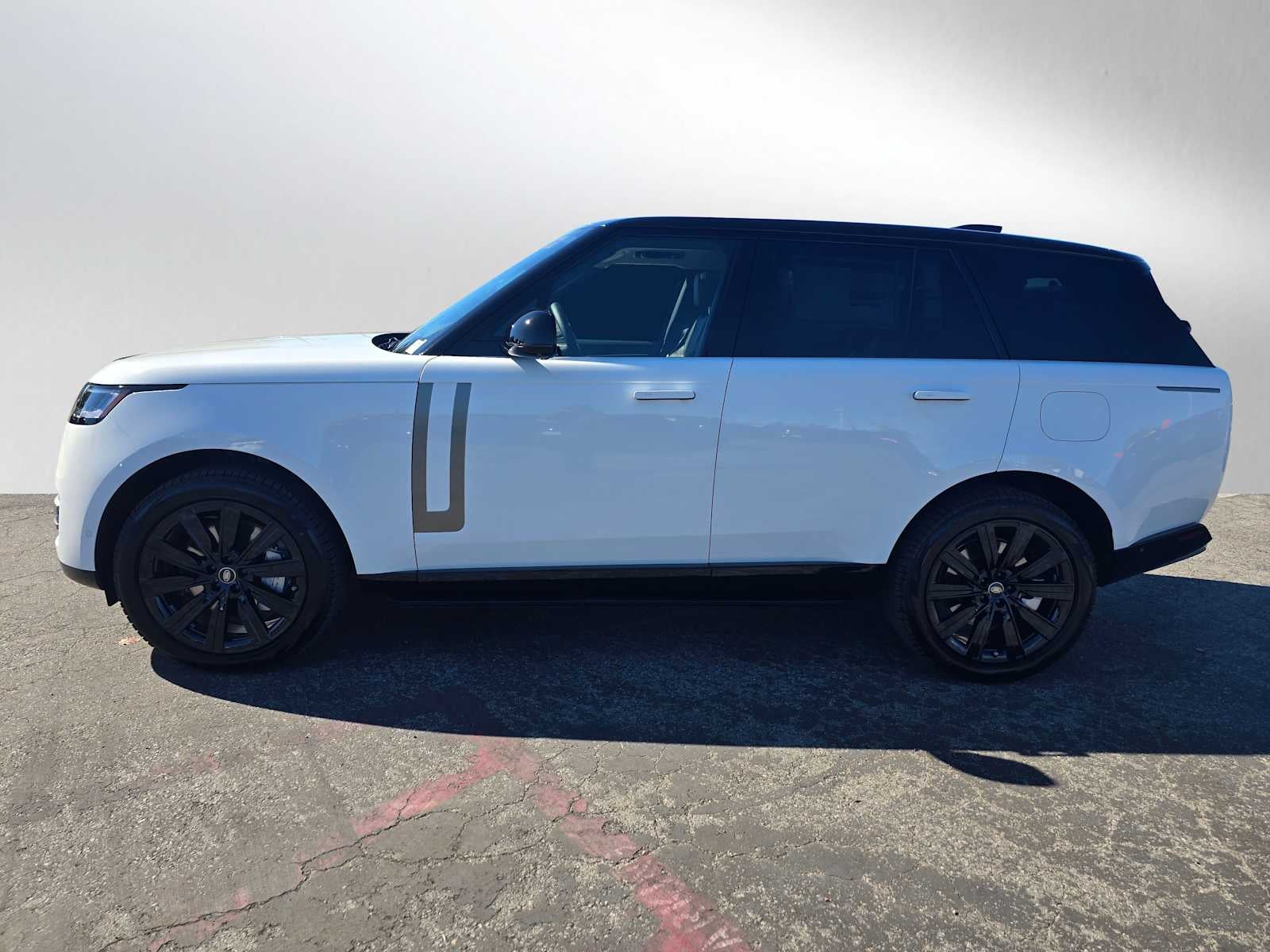 2025 Land Rover Range Rover SE