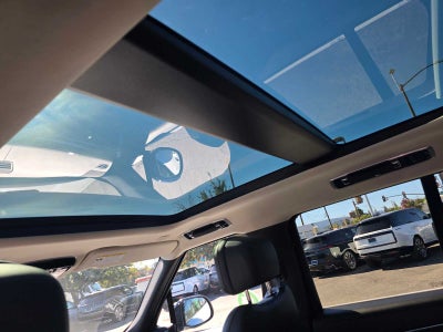 2025 Land Rover Range Rover SE