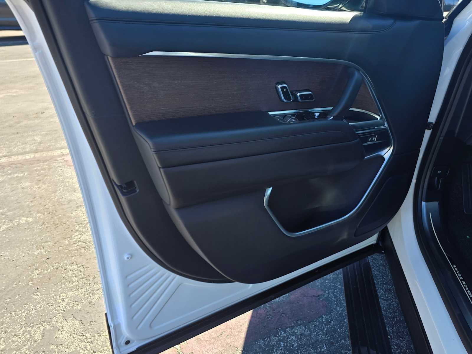 2025 Land Rover Range Rover SE