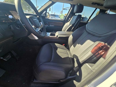 2025 Land Rover Range Rover SE