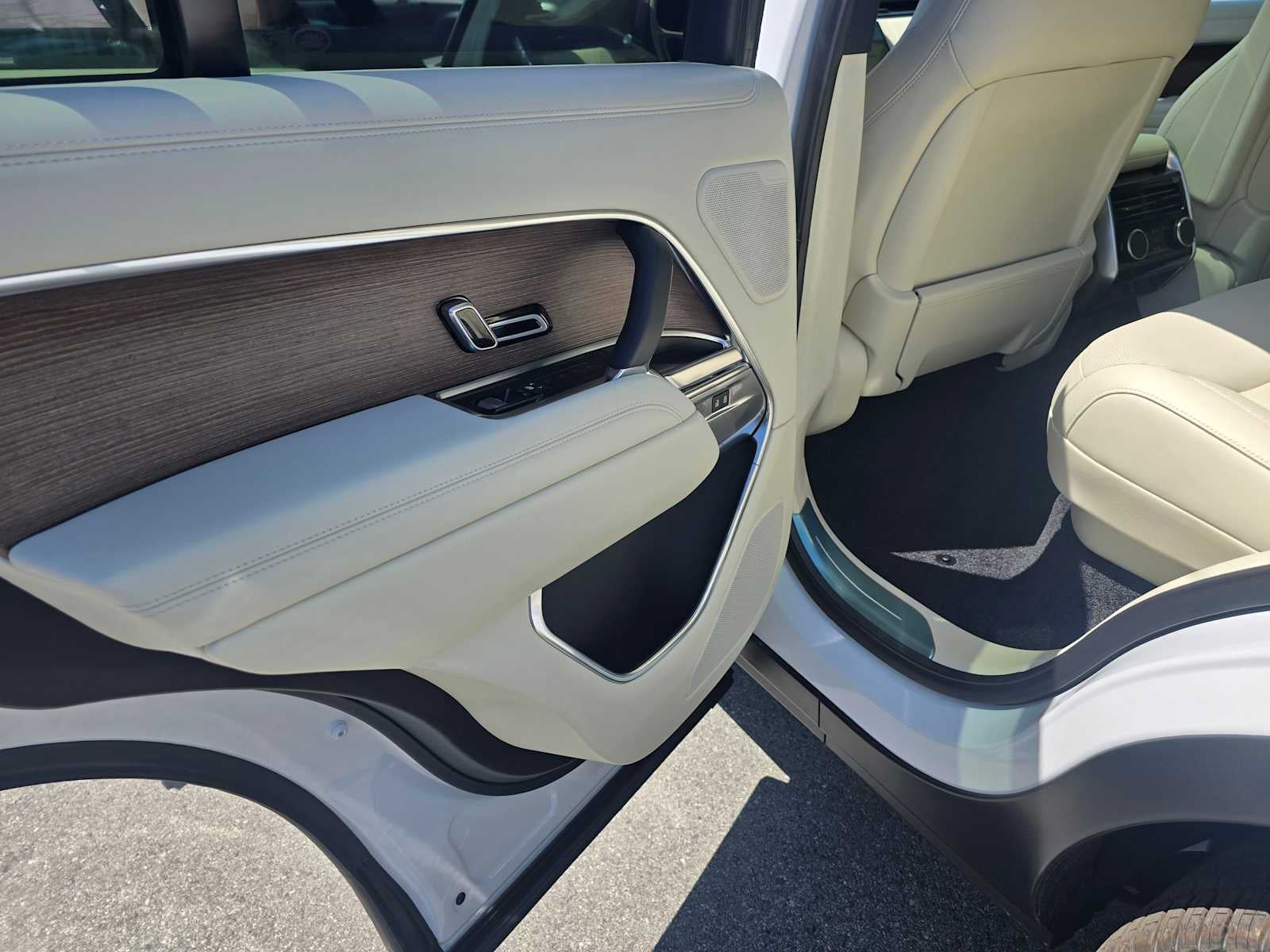 2026 Land Rover Range Rover SE
